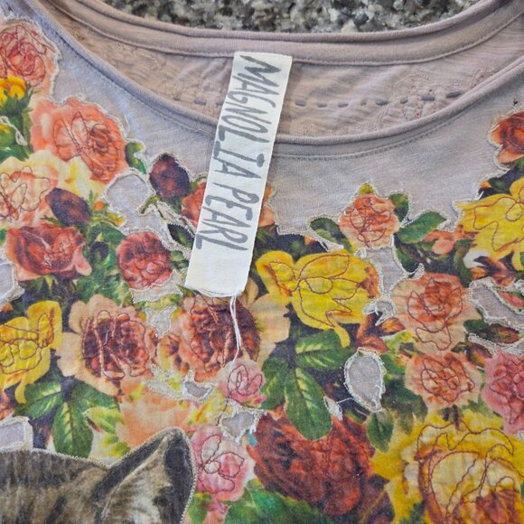 Magnolia Pearl Pink Heavily Appliqued T-shirt Blouse Cat - Picture 7 of 9